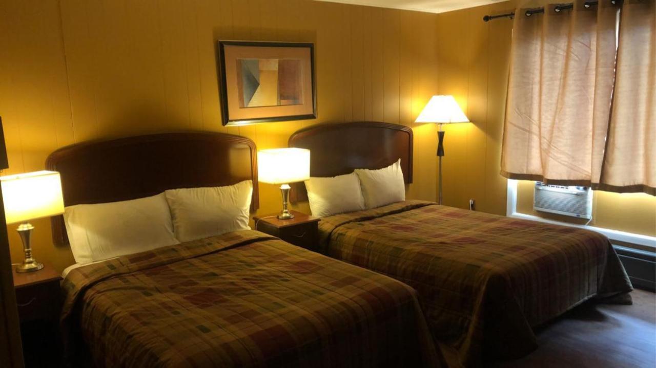 Moose Motel Smooth Rock Falls Экстерьер фото